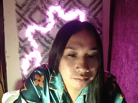 in_yourdreamstarxx's Webcam Show