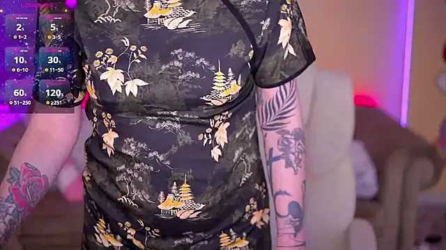 دردشة TinaMelt الجنسية المباشرة