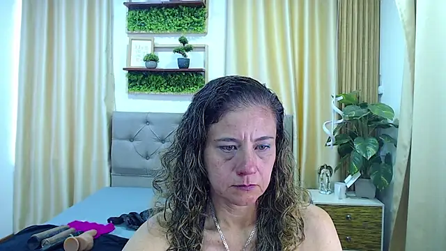 sasi_luna's Live XXX Chat