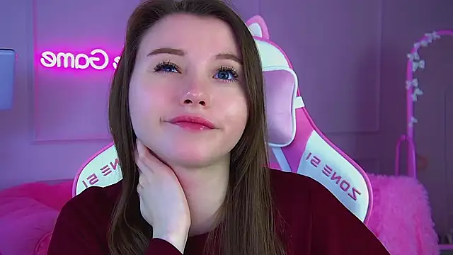 KeiraAsti Adlı Modelin Canlı XXX Sohbeti