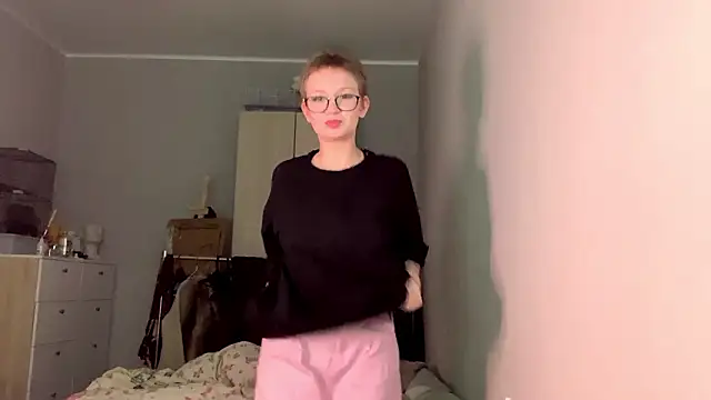 makeyousense Adlı Modelin Canlı XXX Sohbeti