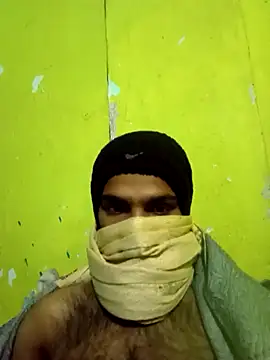 atakh: διαδικτυακό σόου στην κάμερα