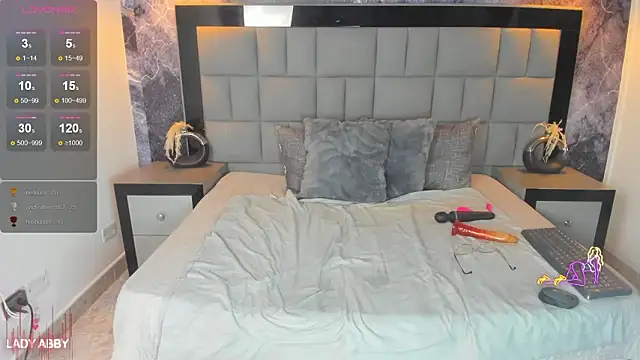 Your_Lady_Milf Adlı Modelin Canlı XXX Sohbeti