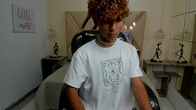 Anyelo_Twink – Naživo XXX chat