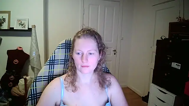 Girlnina-1995: онлайн-секс-чат