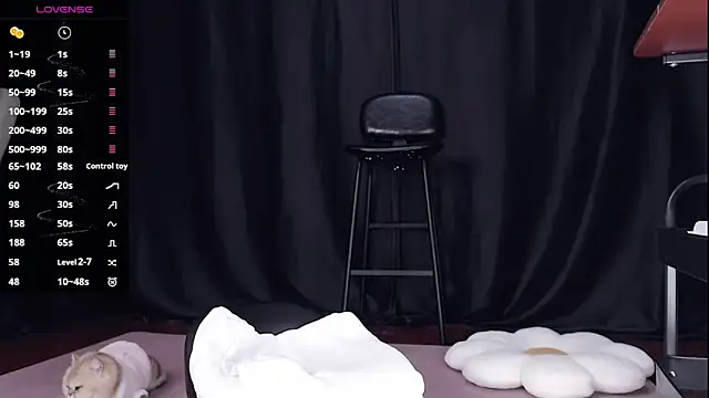 Chat XXX en directo de qianqian_