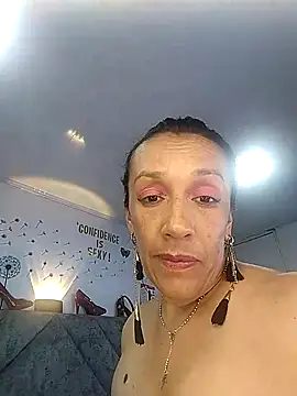 Shantey_Laurent Adlı Modelin Canlı XXX Sohbeti