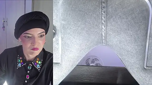 KatteMoss Adlı Modelin Canlı XXX Sohbeti