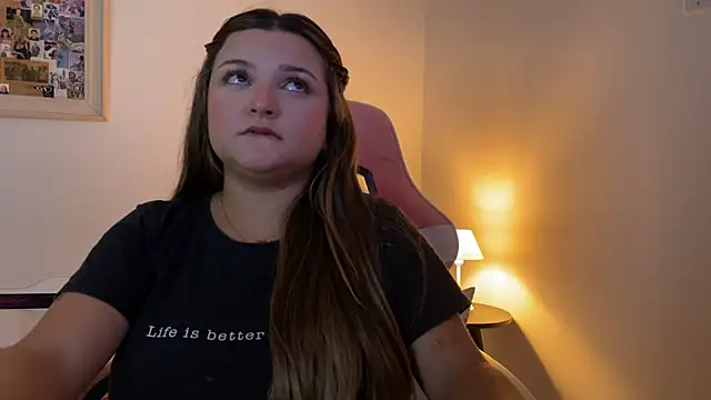 SweetFoxEyes_ Show in webcam