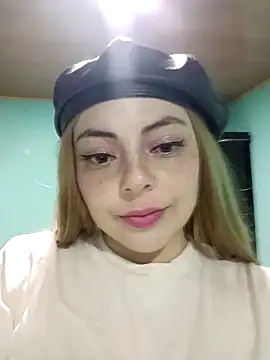 madelaine- Live XXX-Chat