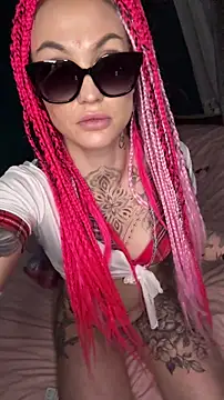 Hottattoooo Adlı Modelin Canlı XXX Sohbeti