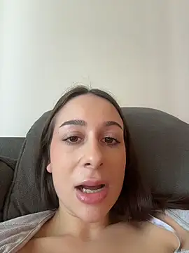 ChiaraSommer Chat XXX live