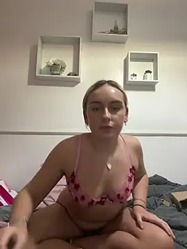 Scarletbx webkamerás műsora