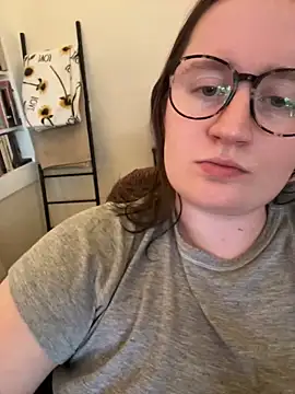 Živý XXX chat lucycomestrue