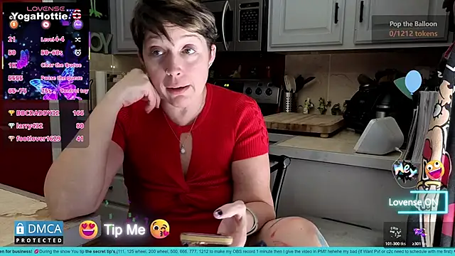 YogaHottie76 Adlı Modelin Canlı XXX Sohbeti