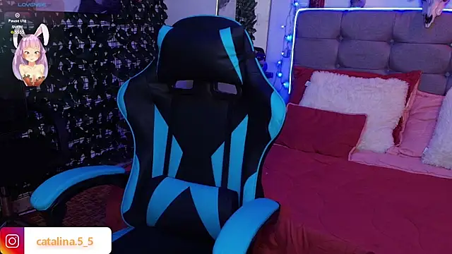 Kata_Bigboobs élő XXX-chatje