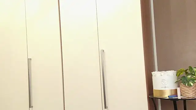 ScarletVerdi Chat XXX live