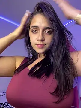 Alice777_ élő XXX-chatje