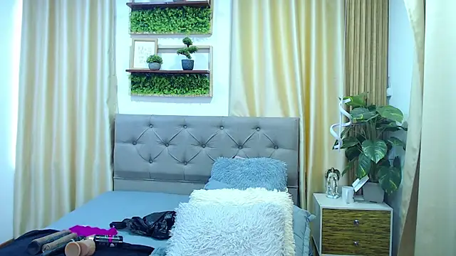 sasi_luna's Live XXX Chat