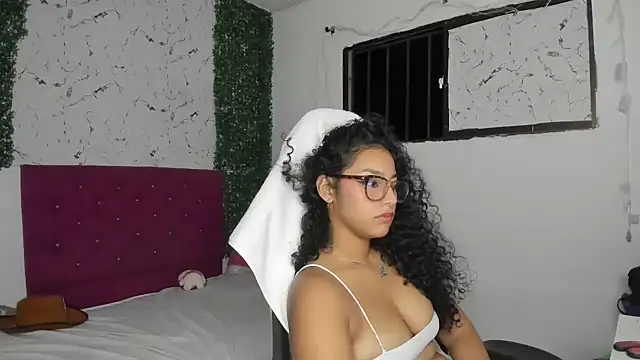 Czat XXX na żywo – emily_stars1