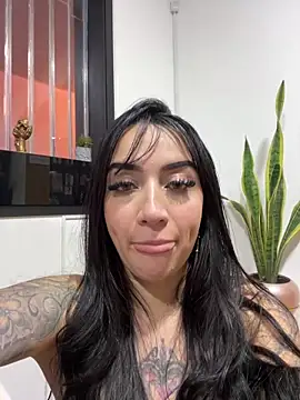 EmmyEvans1のライブXXXチャット