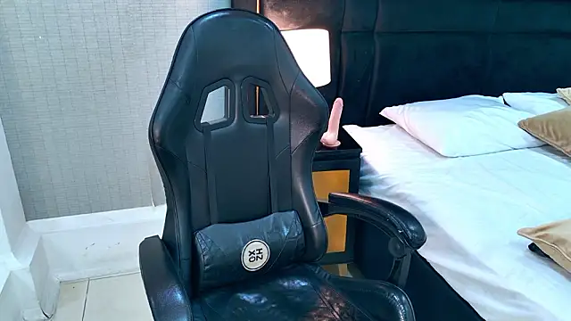 EllaEvanzのライブXXXチャット