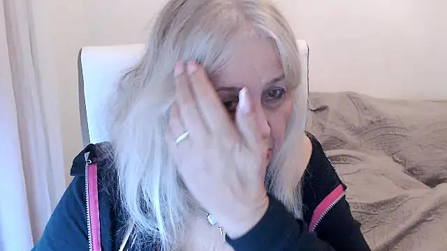 SusiLifeXXX live XXX chat