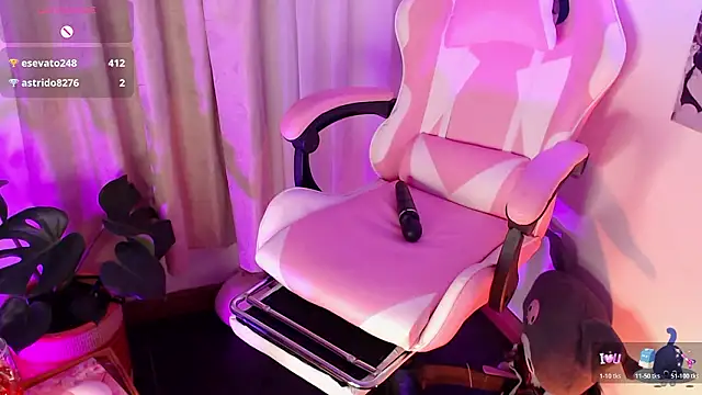 Chatroom XXX en direct de sofi_soft_