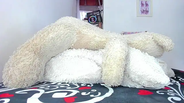 Pokazy przed kamerką – briitany_hot