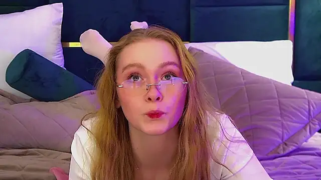 AgataFoxley Adlı Modelin Canlı XXX Sohbeti