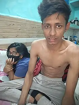 xoupleaura Chat XXX live