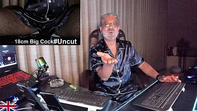 OnlineBossUK Live XXX-chat