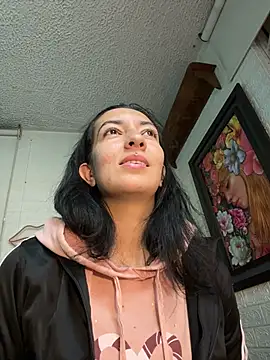 SALOME_KORLAND Adlı Modelin Canlı XXX Sohbeti