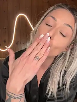 Онлайн чат XXX petrouchkaaa_