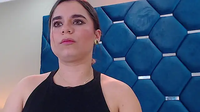 Онлайн чат XXX ThaniaJones