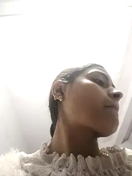 Nandundi Adlı Modelin Web Kamerası Şovu