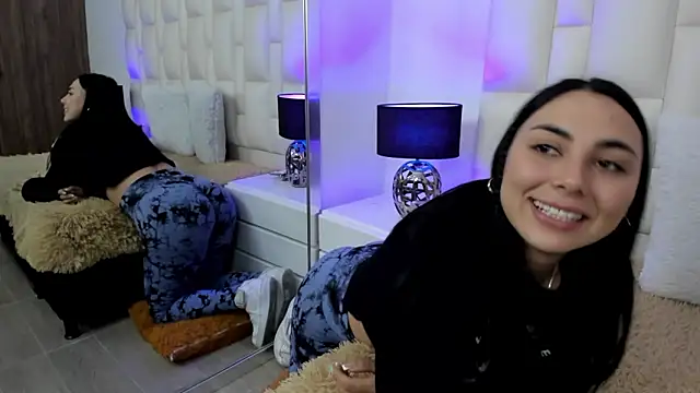 Онлайн чат XXX Ariana_rouse