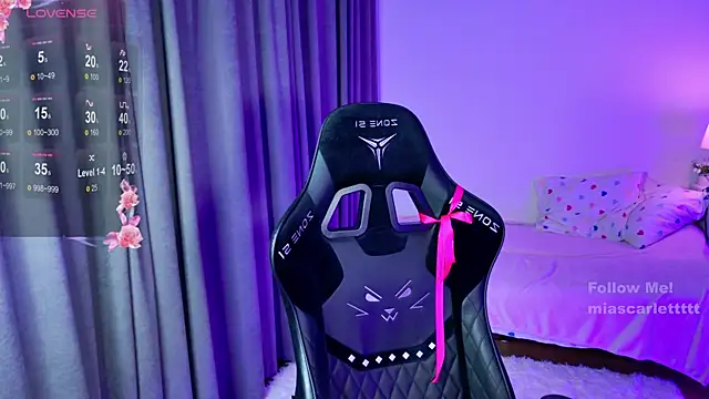 Онлайн чат XXX MiaScarlettt