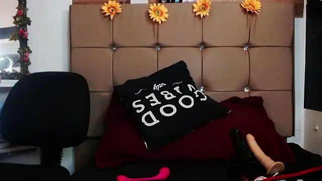 Онлайн чат XXX MIA__SPENCER