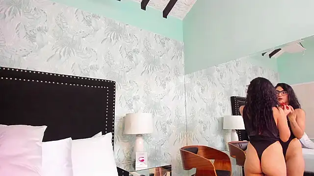 Chatroom XXX en direct de SamyySwet