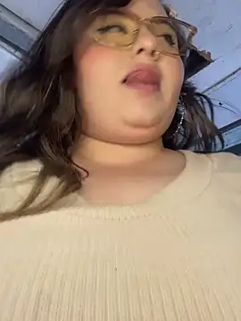 Kitty_Bms_ Chat XXX live