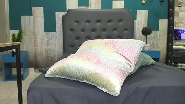 Crissh_1_'s Live XXX Chat