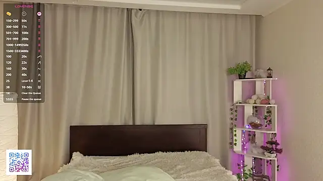 FreedaKulow Chat XXX live