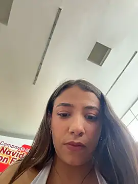 Chatroom XXX en direct de Hall_16