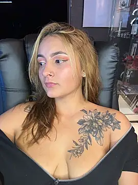 Czat XXX na żywo – Emiily_W