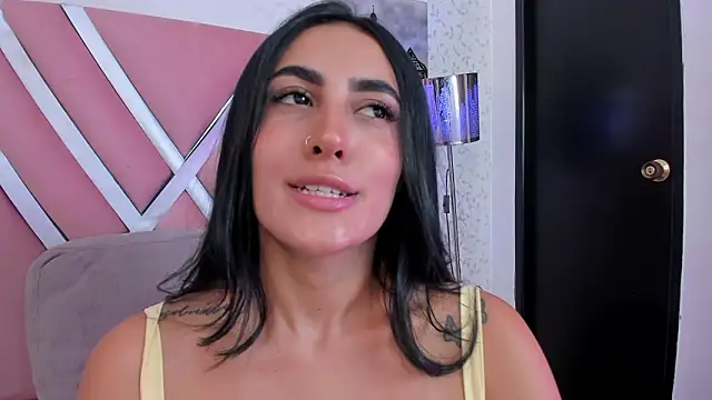 Chat +18 de Helenn_monroy1 ao vivo