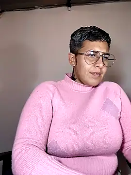 Yessi_rousse Adlı Modelin Canlı XXX Sohbeti