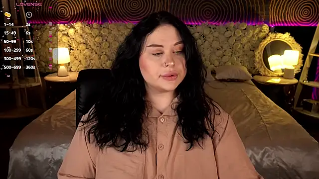 Онлайн чат XXX SerahMirabeli