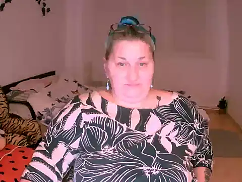 Chat +18 de BlondyBigBoobs ao vivo