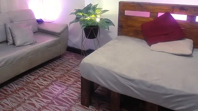 Yeseniaa25_ 라이브 XXX 채팅